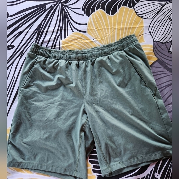 Nwot Mens shorts - Picture 1 of 6